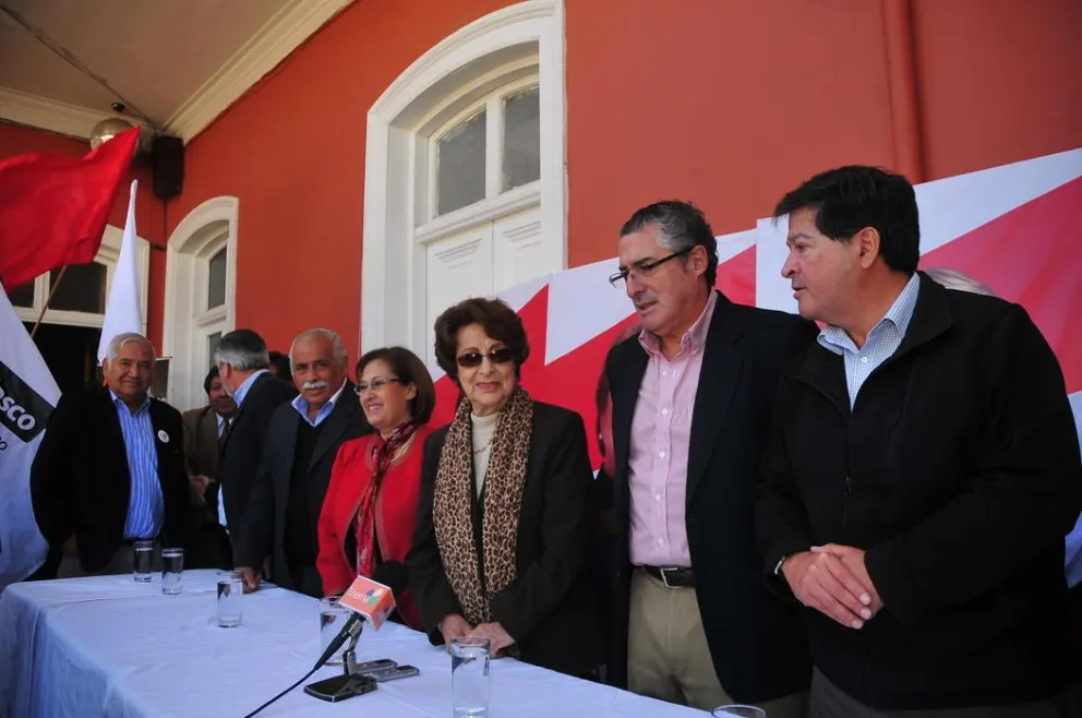 Ángela Jeria entrega apoyo a candidatos de la Nueva Mayoría