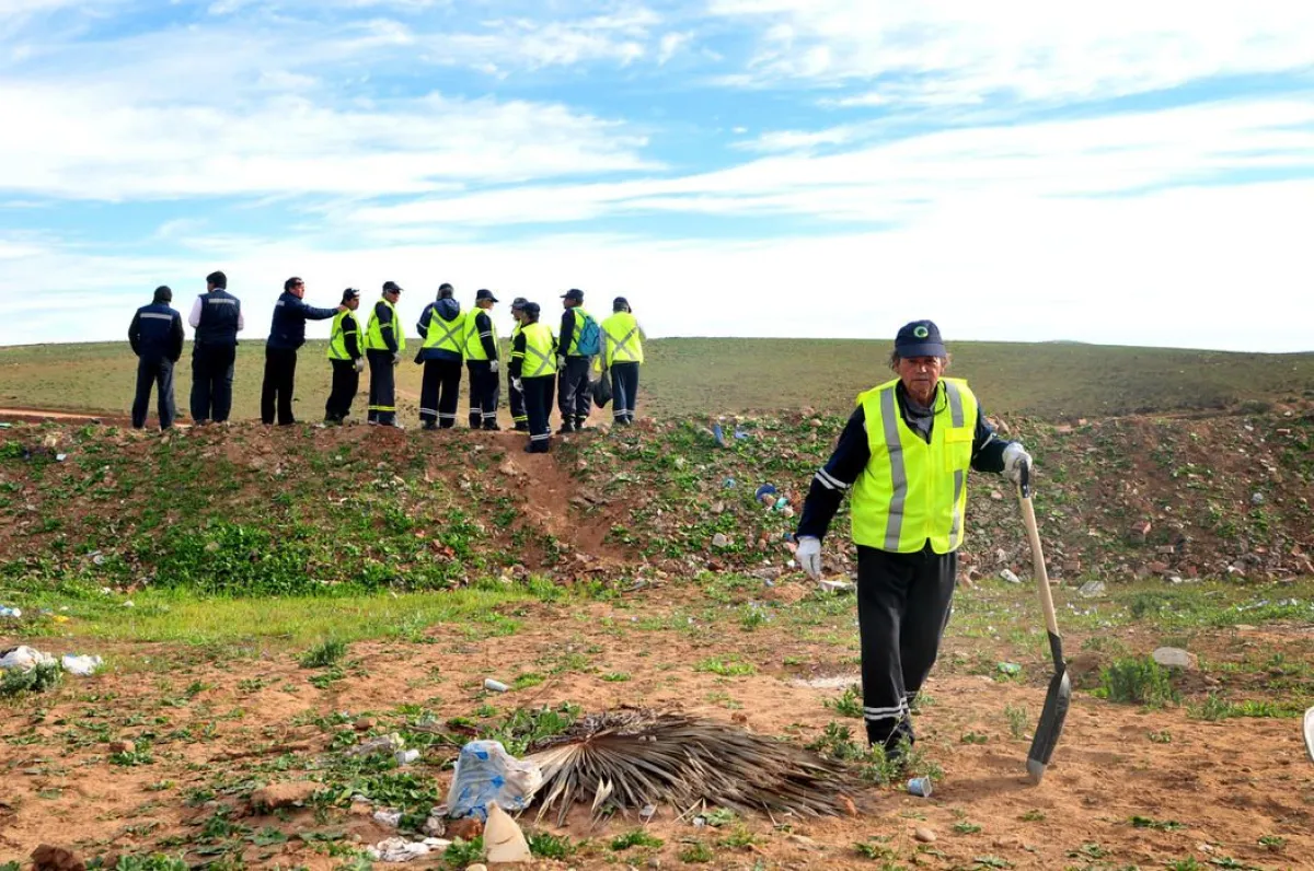 Retiran 30 toneladas de basura desde la Quebrada del Jardín | Diario el Día