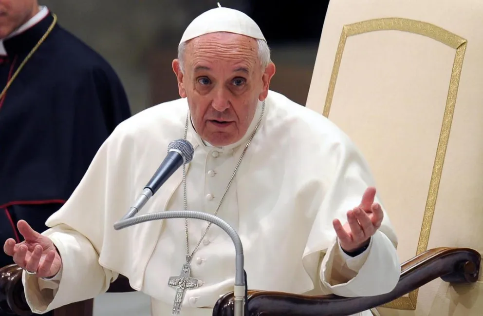 El Papa reconoce un lobby gay al interior de la Iglesia