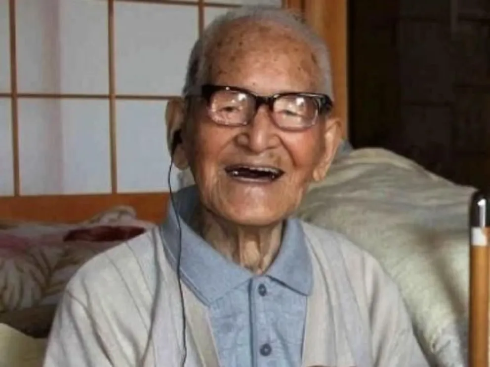 Fallece en Japón el hombre más anciano del mundo
