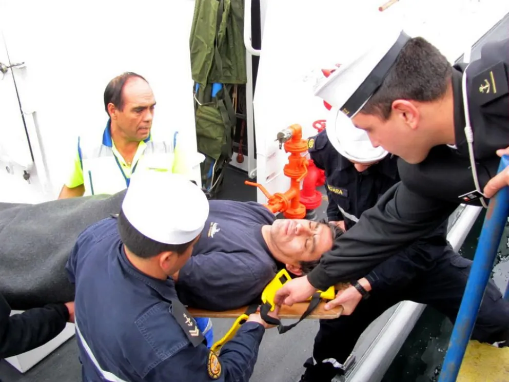 Pescadores perdidos mar adentro fueron rescatados por Armada