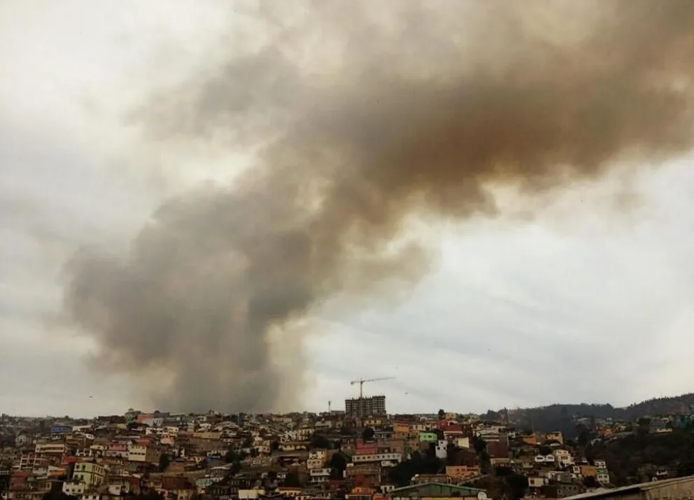 Siniestro consume viviendas en Valparaíso