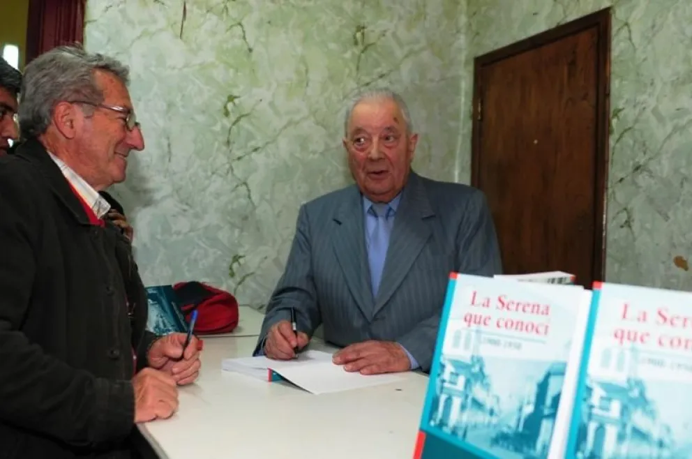Enrique Carvajal Naranjo lanza libro que habla de historias de La Serena del ayer