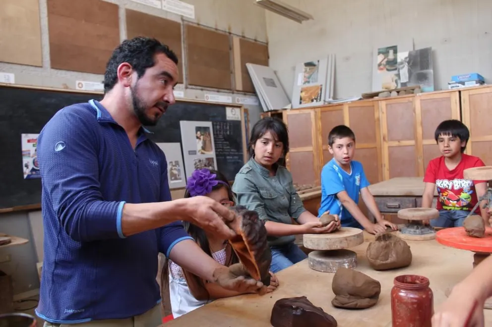Con talleres de arte pretenden encontrar vocación de jóvenes