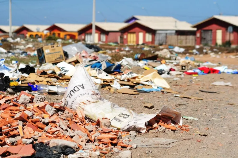 Vecinos molestos por vertederos ilegales