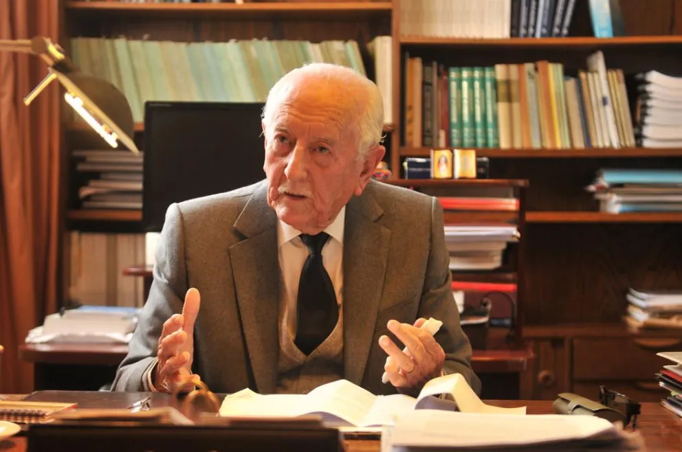 RENÁN FUENTEALBA MOENA :  “El asunto del tsunami está siendo usado por la derecha sin escrúpulos para liquidar a Bachelet”