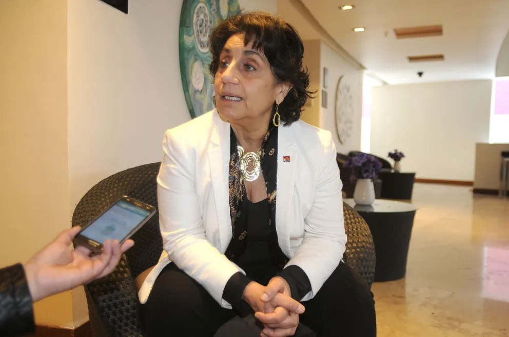 La representante de la entidad bancaria se refirió además a la buena situación que vive la agricultura en la actualidad y dijo que el banco estará dispuesto a apoyar a los productores. FOTO ANDREA CANTILLANES