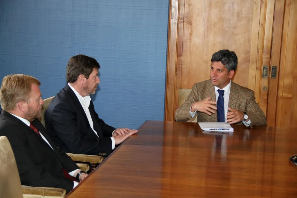 En el encuentro realizado en la intendencia participaron representantes de CIDERE encabezados por su presidente, Daniel Mas. FOTO CEDIDA