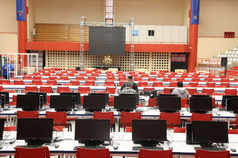 Muchos dolores de cabeza ha traído al municipio la implementación del centro de prensa con ocasión de los eventos internacionales del 2015 desarrollados en el estadio La Portada. Aún nadie se refiere a los computadores.