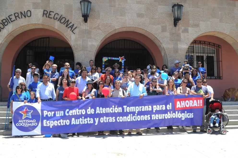 Marchan en favor de un centro para el autismo en la región de Coquimbo
