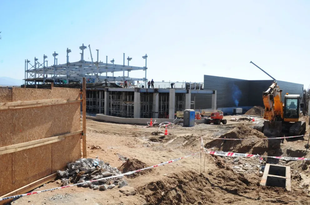 La empresa que construye este centro comercial señaló que las obras siguen su curso y que ya registran un 70% de avance. FOTO NICOLE MUÑOZ