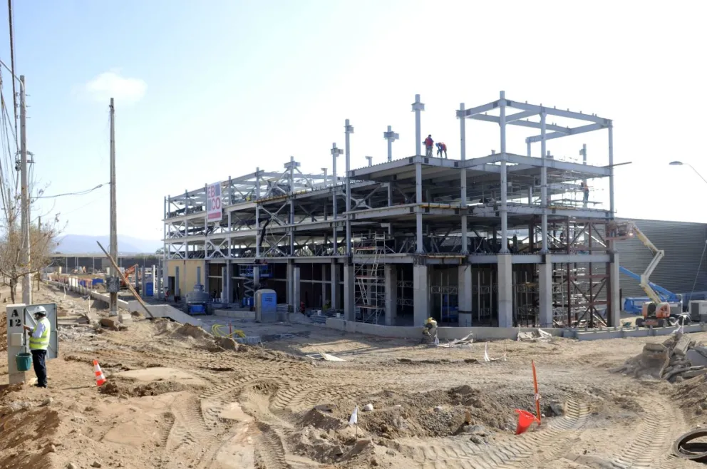 La fotografía muestra el estado de la construcción a la fecha, la que según indicó la empresa “se ha realizado sin contratiempos”. Foto: Andrea Cantillanes