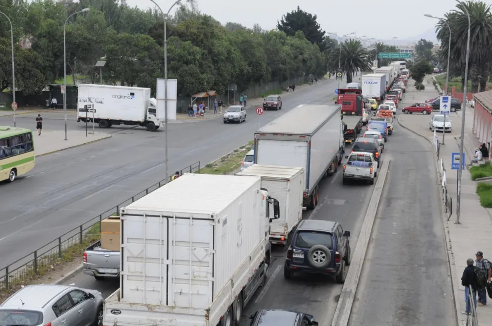 El proyecto es visto como una de las soluciones más ciertas al problema de congestión que registra la carretera entre La Serena y Coquimbo, que se han agravado en la última década. FOTO ANDREA CANTILLANES