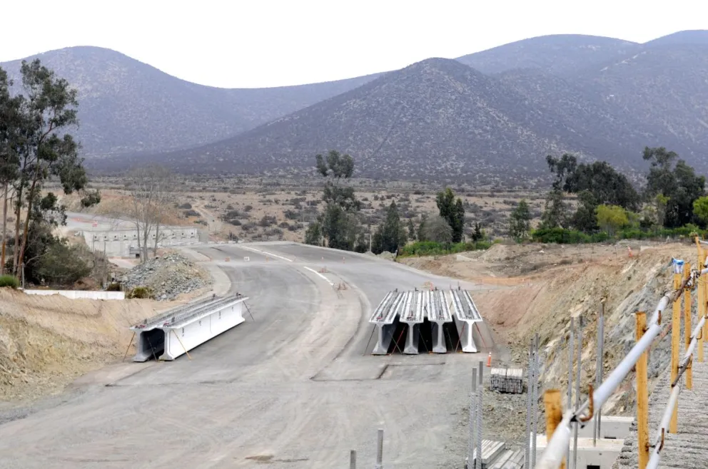 Uno de los tramos de esta ruta que registra mayor avance es el correspondiente al bypass que pasará por detrás de la localidad de Pan de Azúcar, cuyas obras registran un 85%.