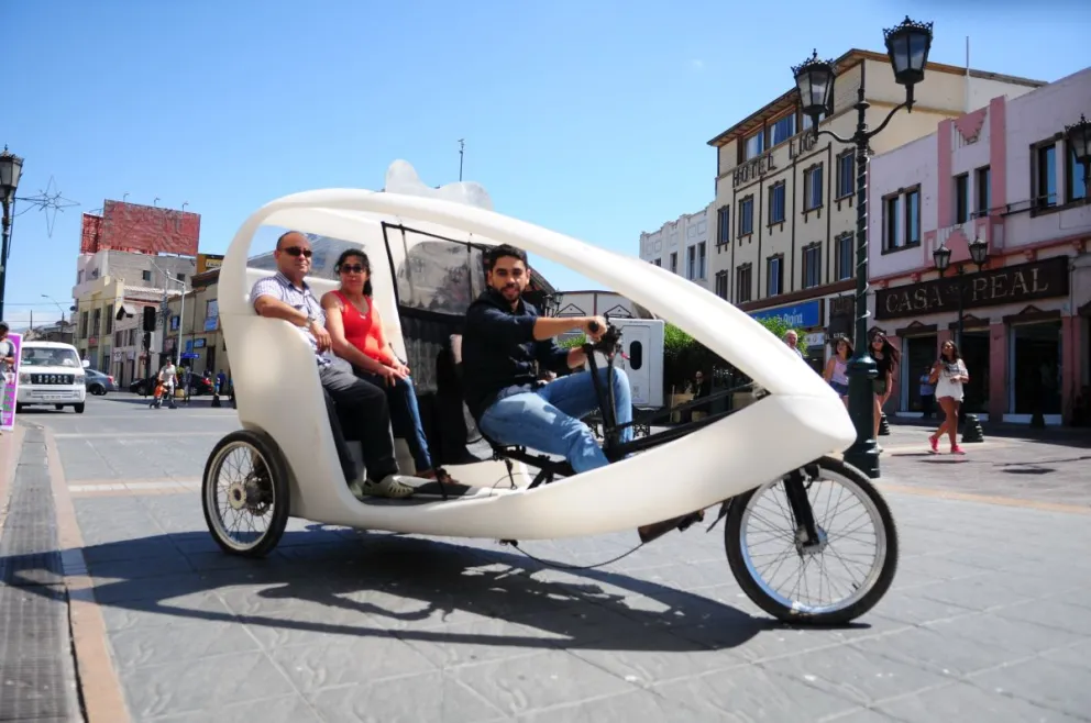 Sólo la autorización de la seremía deTransportes hace falta para que este proyecto pronto pueda funcionar en las calles porteñas, donde ya ha tenido una muy buena acogida. Foto: El Día
