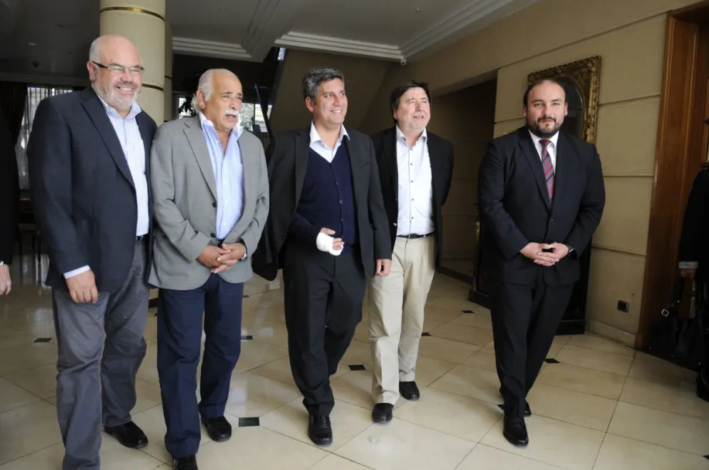 En una reunión de coordinación realizada ayer que fue encabezada por el subsecretario Cifuentes y en la que participaron el intendente y los alcaldes de ambas comunas, ya se comenzaron a discutir los lineamientos que tendrá esta iniciativa.