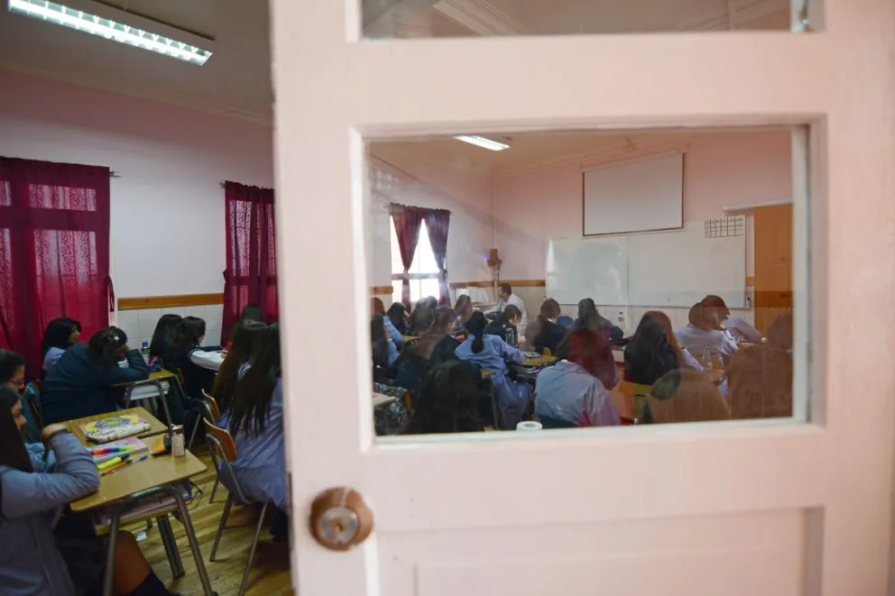 La ley establece que los establecimientos tienen hasta el 30 de junio para comunicar la decisión a sus apoderados, por esta razón muchos se han adelantado.