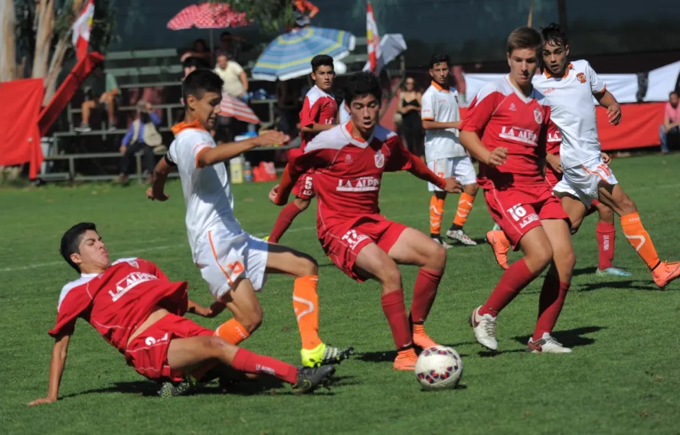 Deportes La Serena busca jugadores para sus series desde sub 15 a sub 19