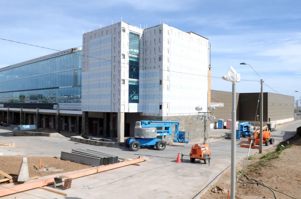 Continúa la polémica por el mega proyecto