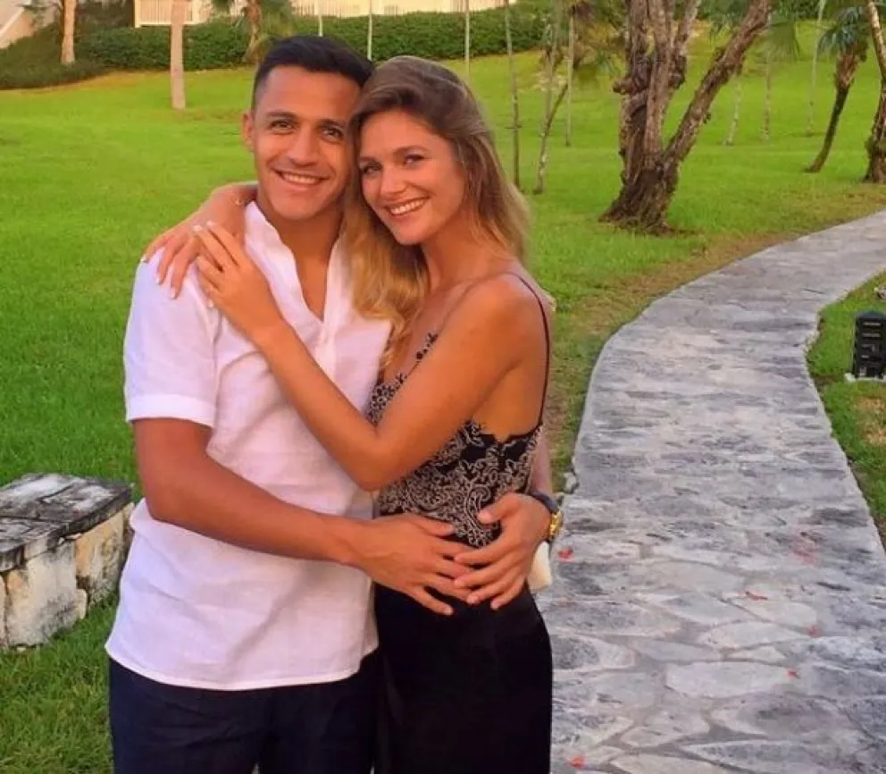 Por fin se les ve juntos al futbolista y a la actriz