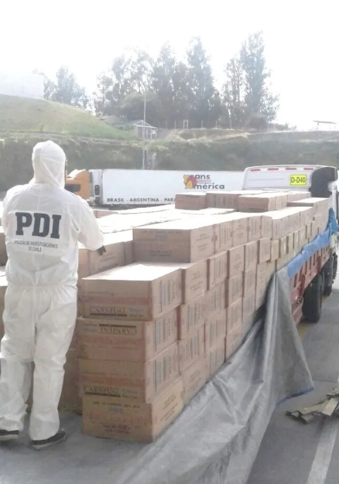 Se incautaron 549 pacas de las marcas Fox, Pine y Carnival