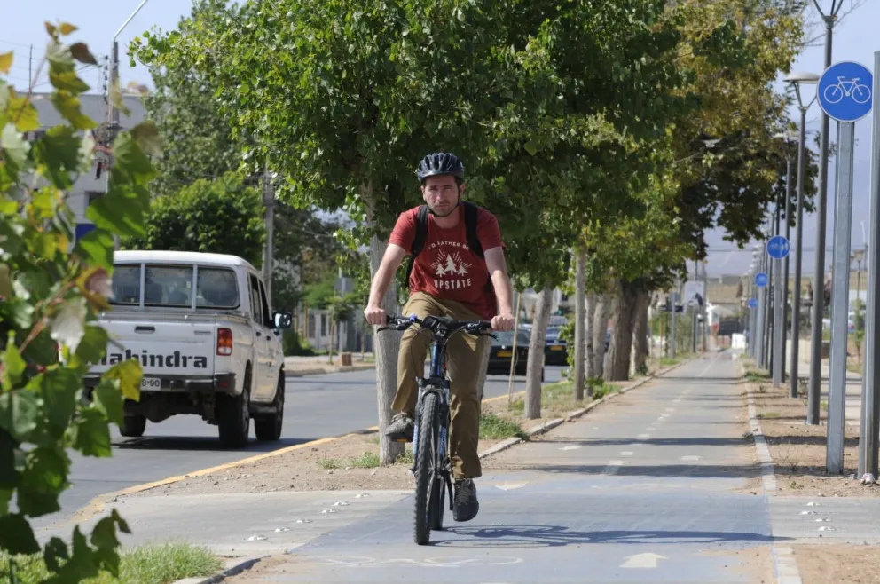 Una de las ciclovías que se construyó en La Serena fue la correspondiente a calle Gabriel González Videla, como parte del proyecto del Eje Cisternas.