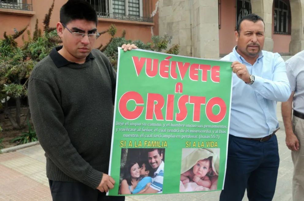 A la derecha, Daniel Vallejos, presidente del Consejo de Pastores de Coquimbo.