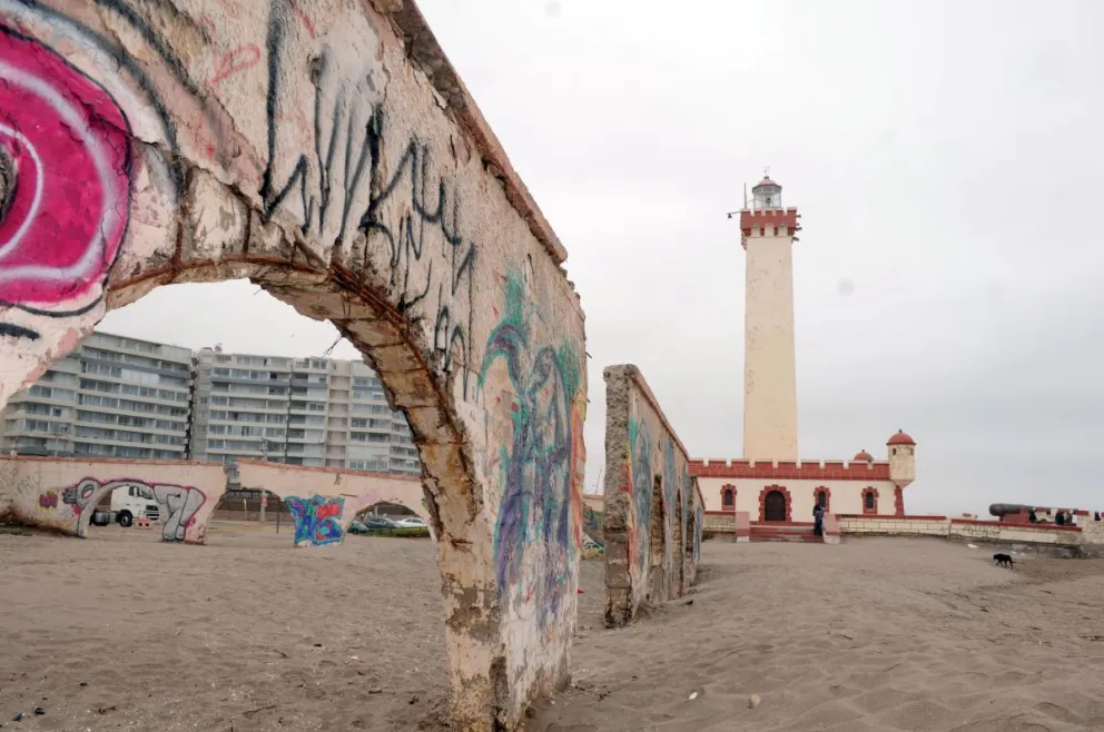 Una de las primeras medidas que se adoptará será demoler la arcada norte, cuya estructura se encuentra seriamente dañada.