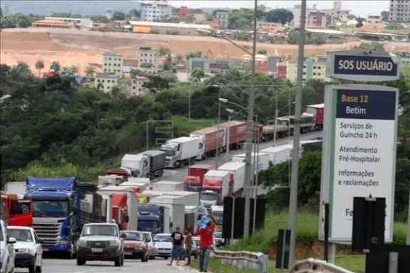 Camioneros Bloquean Carreteras En Brasil Por Alza En Los Combustibles Diario El Día 2879