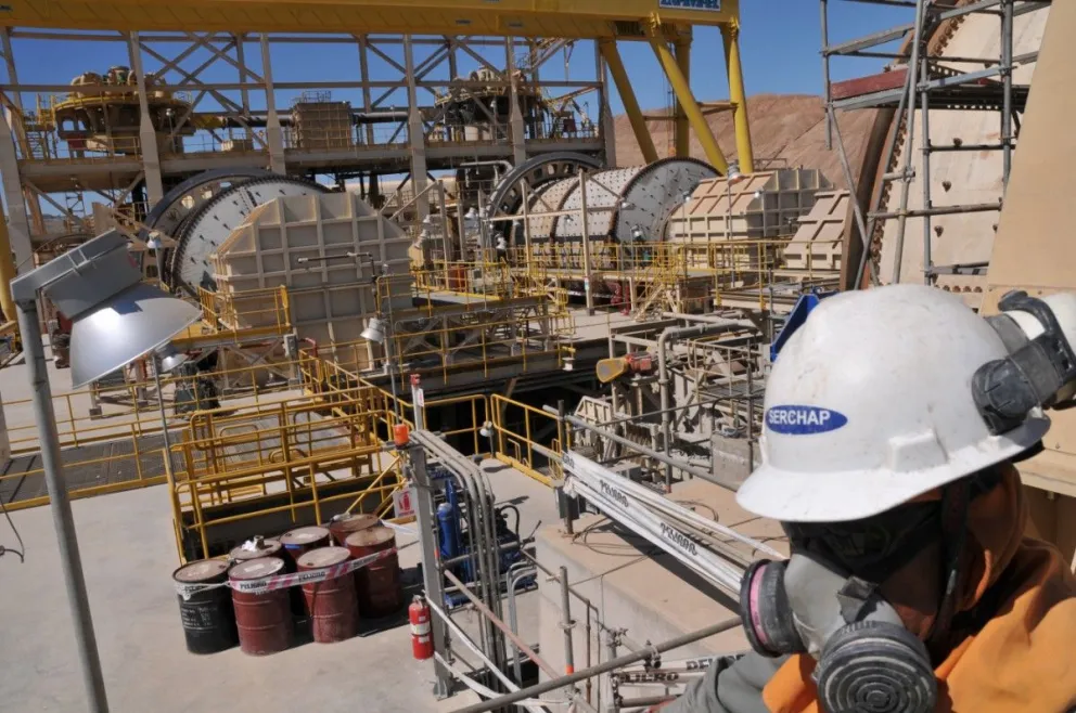 Por rama de actividad económica, la minería sigue liderando en materia salarial,  con ingresos medio y mediano de $746.817 y $603.532.