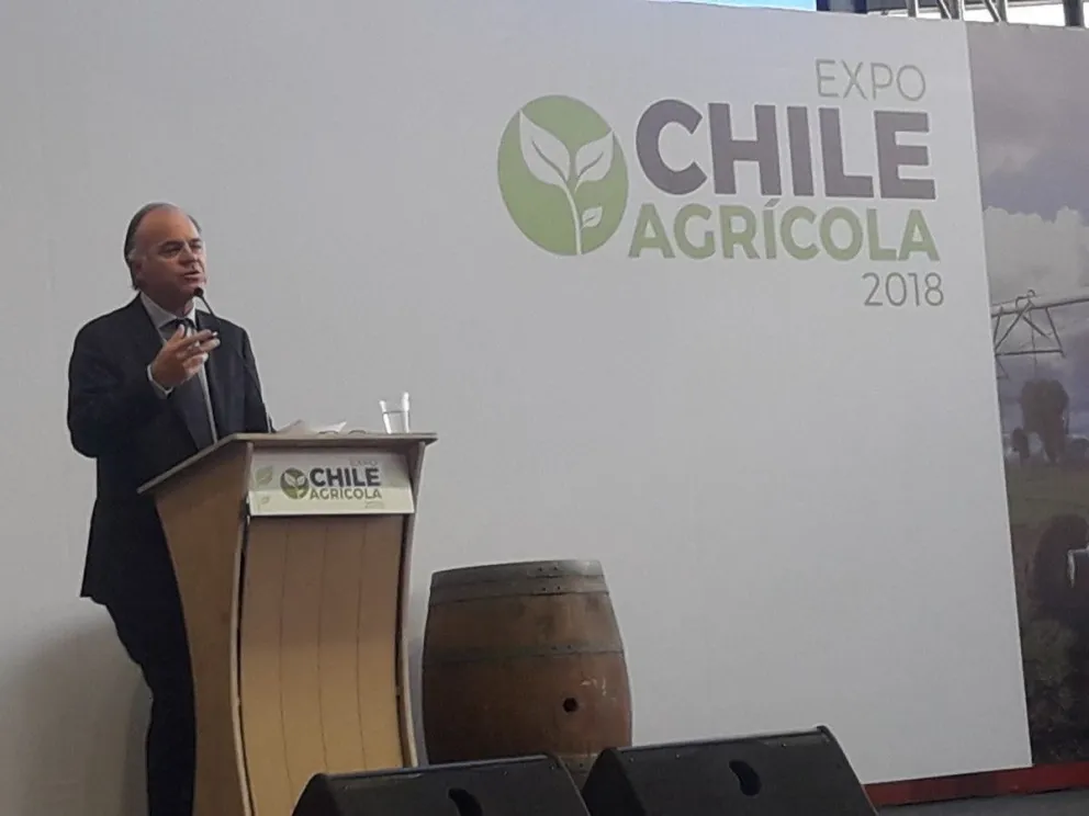 El ministro de Agricultura, Antonio Walker, participó de la inauguración del evento y de seminarios que se desarrollaron de forma paralela a la muestra.