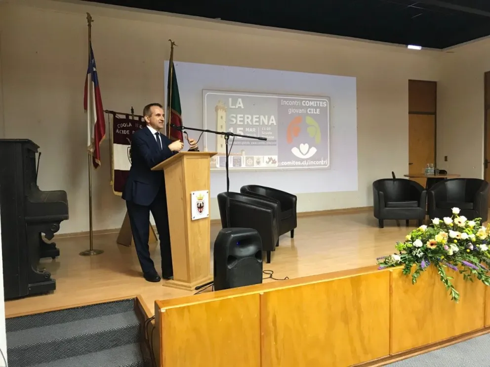 El embajador de Italia en Chile, Mauro Battocchi, quien participó en un encuentro con jóvenes descendientes de italianos inmigrantes,  dijo que las familias llegadas de trento han instalado una idea de lo que es su país en esta parte de Chile.