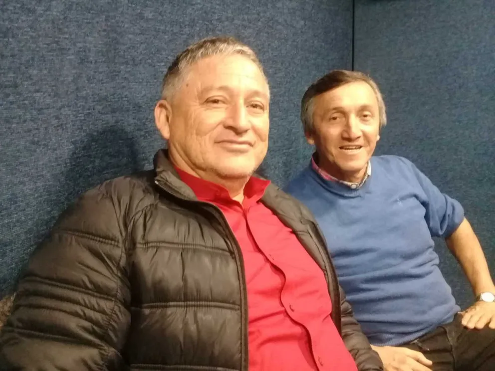 Claudio Meza, presidente de la Unión Comunal de Juntas de Vecinos de Las Compañías y Luis Ponce, dirigente de la misma organización y presidente de la junta de Vecinos Quebrada del Jardín. Ambos dieron antecedentes de los objetivos de la mesa de seguridad.