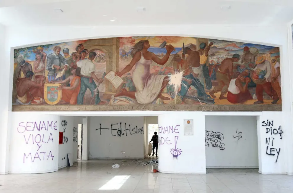 La obra fue víctima de vandalismo el pasado martes 12, cuando un grupo de descolgados saqueó e incendió el recinto patrimonial de La Serena.