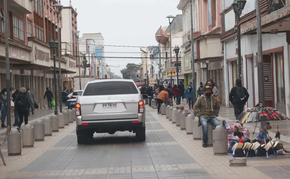 El comercio de Coquimbo se ha visto afectado en sus ventas desde el año pasado. Primero con el arreglo de calles, luego la explosión social y ahora la pandemia mundial. muchos han bajado sus cortinas.