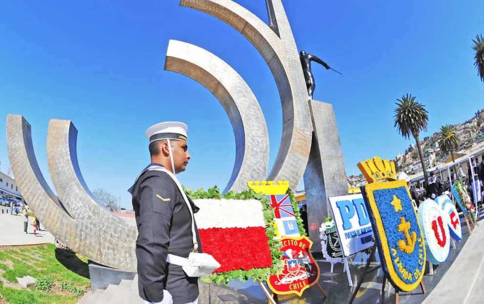 Con una ceremonia muy acotada y solo con el personal de la Armada, se conmemorará el 21 de mayo en Coquimbo. Habrá ofrendas florales en el monumento a Prat y en el mar.