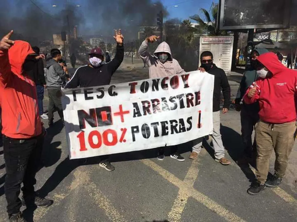 Los pescadores artesanales de la región se sumaron a la protesta nacional por la apelación al Tribunal Constitucional que busca abolir la llamada Ley de la Jibia”.