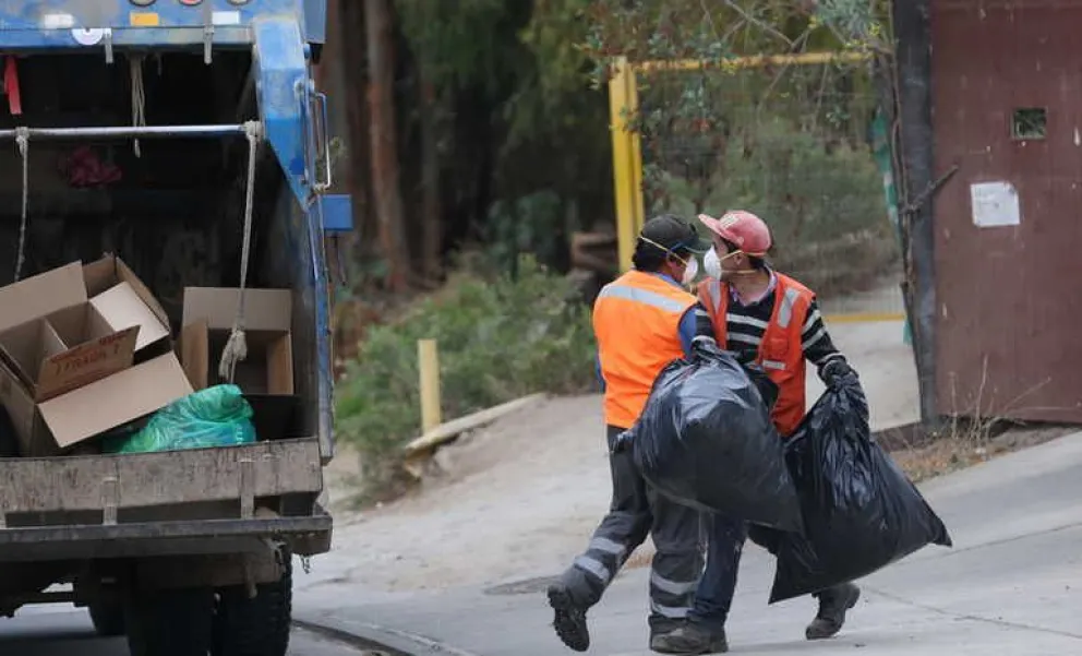 Los recolectores de basura han debido enfrentar una serie de problemas en los últimos años, especialmente con sus remuneraciones por las deudas de los municipios.