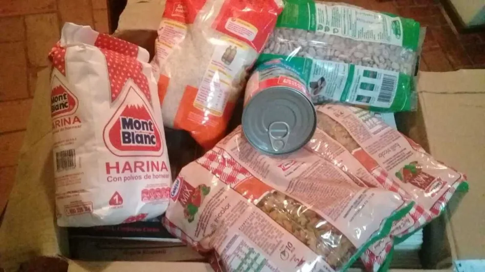 En sectores en donde se repartió la caja de mercadería los vecinos se mostraron agradecidos, especialmente los adultos mayores (foto referencial).