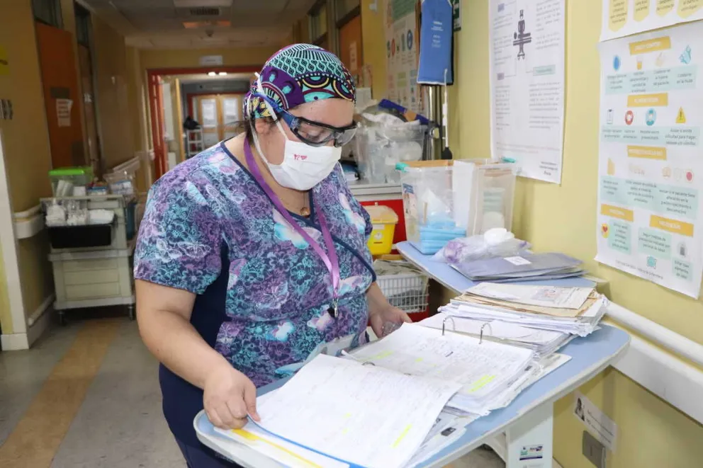Yaritza Collao, enfermera del Servicio de Cirugía, reconoce que con la pandemia su vida le ha cambiado de una forma inesperada.