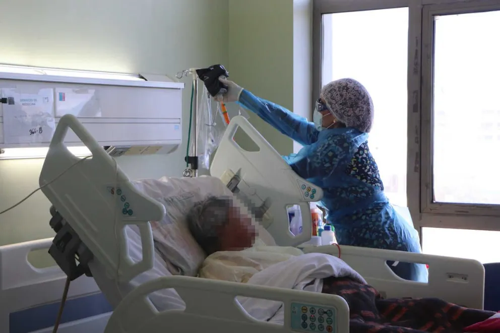 Los pacientes contagiados con Covid-19 requieren de atención profesional permanente (Foto referencial) y no pueden recibir visitas, Los pacientes contagiados con Covid-19 requieren de atención profesional permanente (Foto referencial) y no pueden recibir visitas.