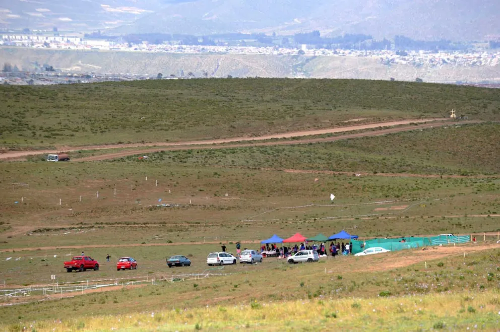 El llamado de los municipios es a no realizar actividades públicas para el 18 de septiembre ni a celebrar en las sedes sociales, para evitar contagios de Covid-19.