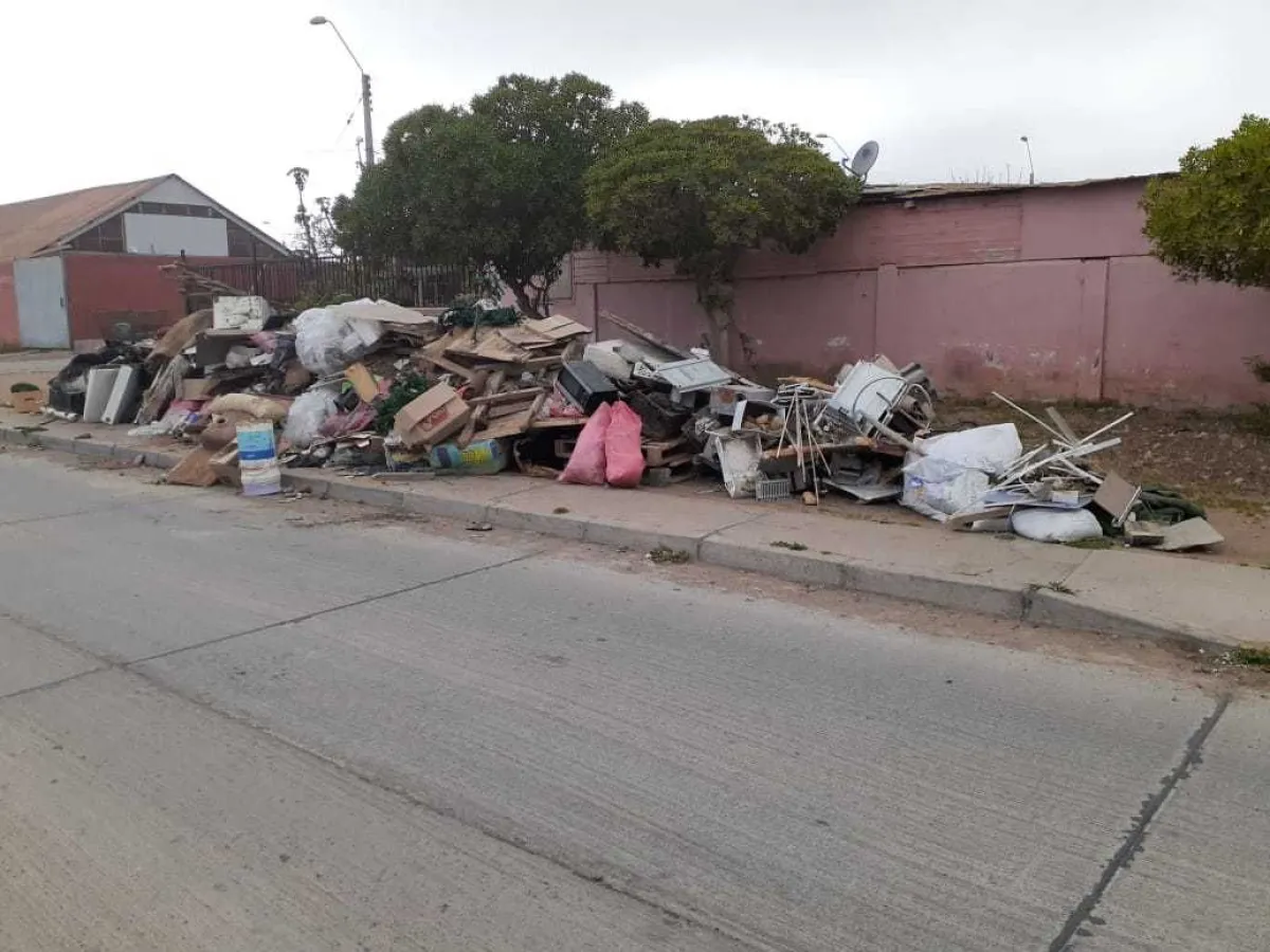 Más de 80 toneladas de escombros y basura fueron retirados de La Antena ...