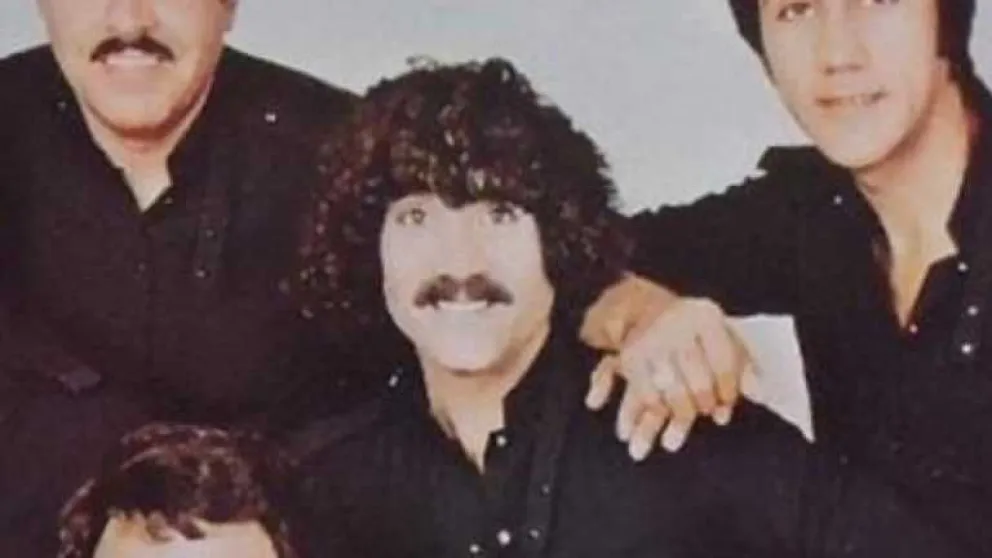 Muere Enrique Castillo, exvocalista de Los Ángeles Negros durante los ...