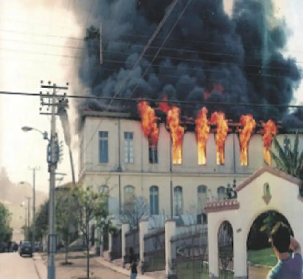 La historia del incendio en la ex Escuela Normal