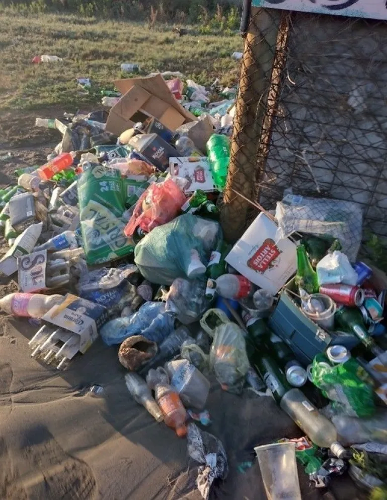 "Estamos abandonados": Vecinos reclaman por acumulación de basura en ...