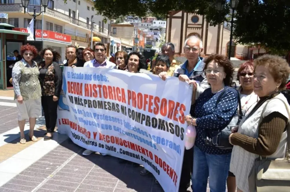 En contraste, todavía no hay una salida consensuada a la deuda que se ha mantenido con los docentes de La Serena, dependientes de la Corporación Gabriel González Videla