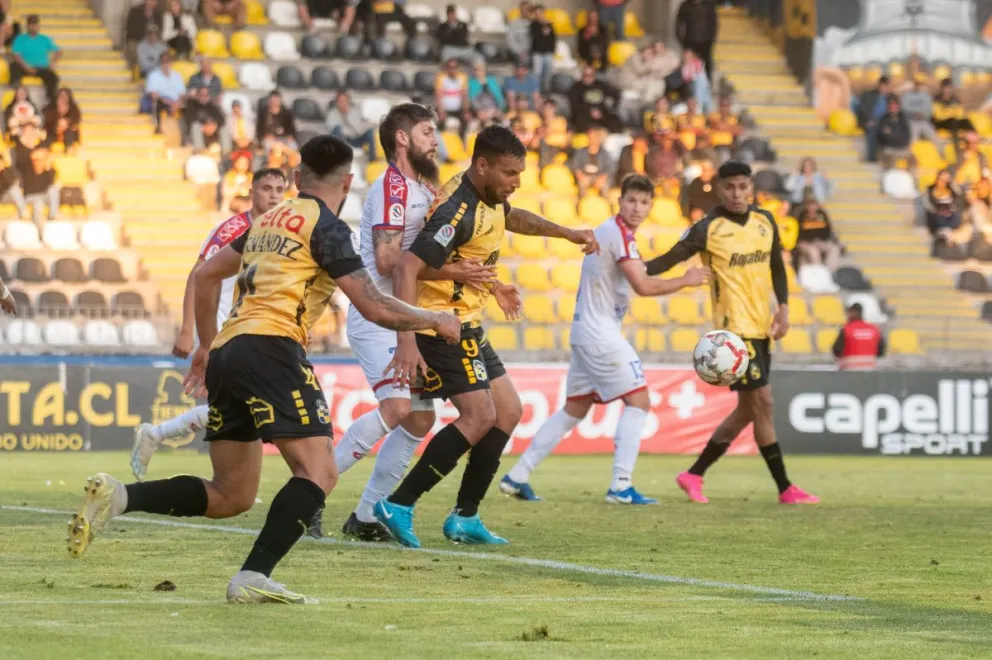 Cristian Silva / Pese a someter a Unión La Calera durante el segundo periodo, Coquimbo Unido adoleció de profundidad y tranquilidad.