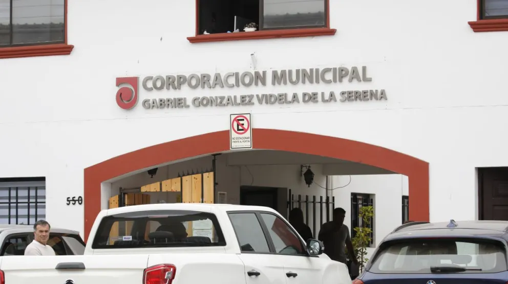 Durante este jueves, se presentó un abogado tributario a declarar en representación de la defensa de los imputados Nicole Cadena y Cristian Muñoz, principales imputados por el fraude en la corporación municipal de La Serena. (Foto: El Día)