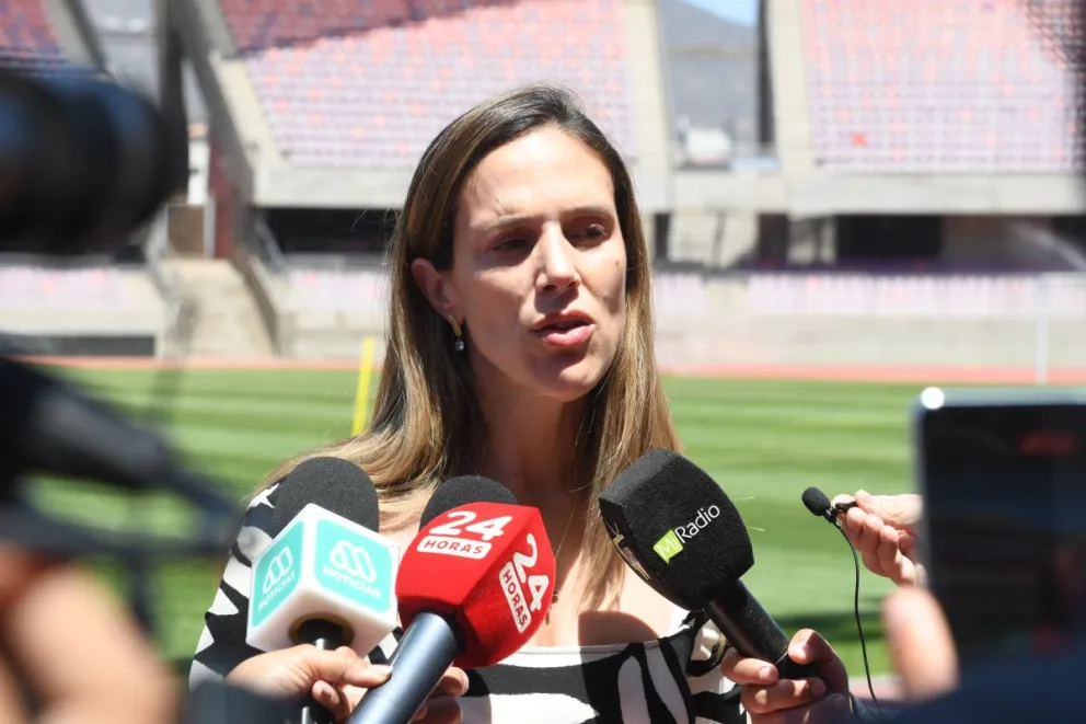 <h3>Alcaldesa Norambuena lamenta suspensión de la Supercopa en La Portada</h3><br />
<h4>“Aquí los delincuentes ganan”</h4><br /> 2 Estadio La Portada